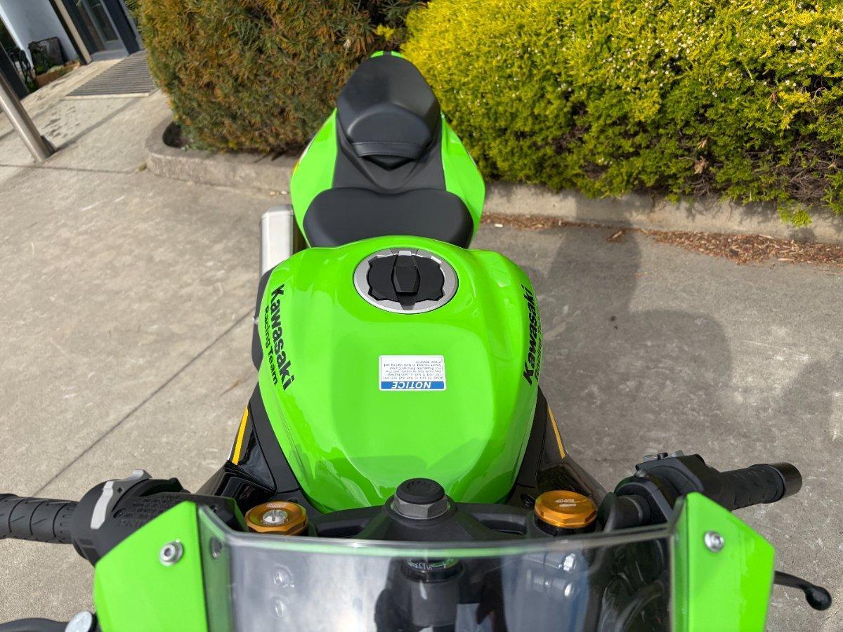 2025 KAWASAKI NINJA ZX-4RR KRT EDITION