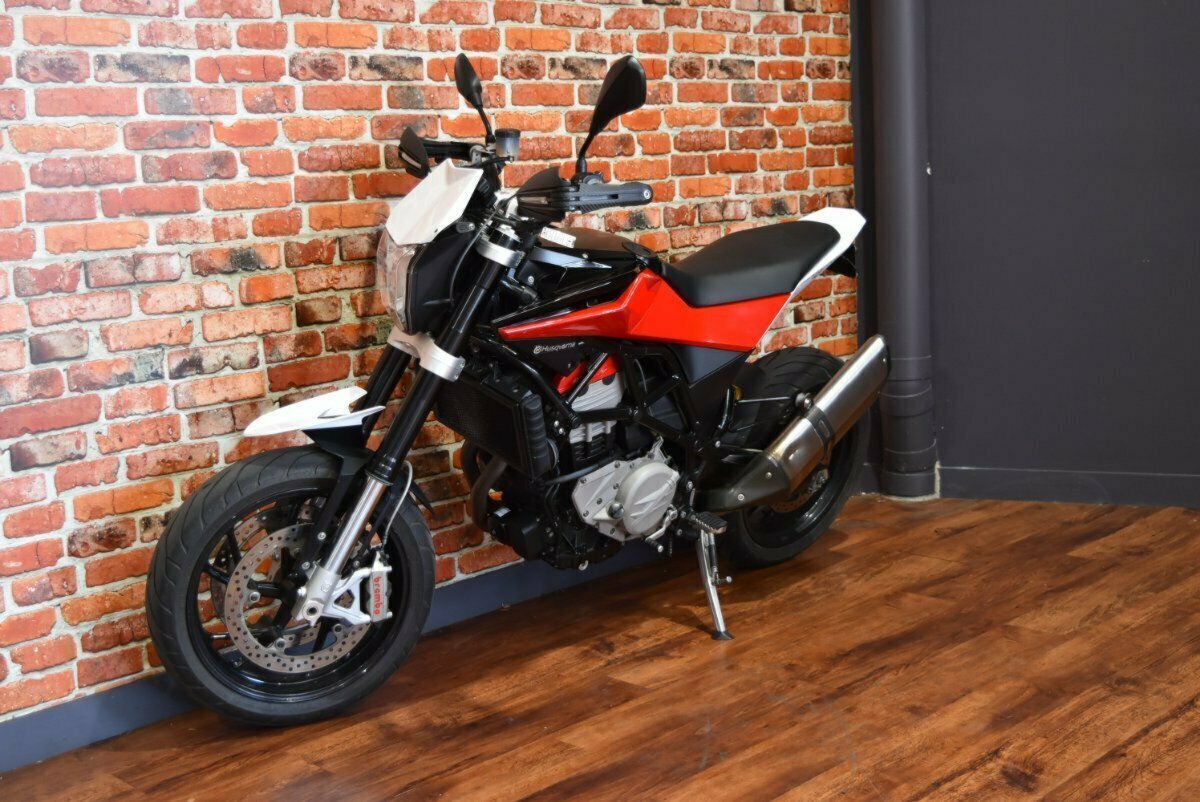 2012 HUSQVARNA NUDA 900 R ROAD