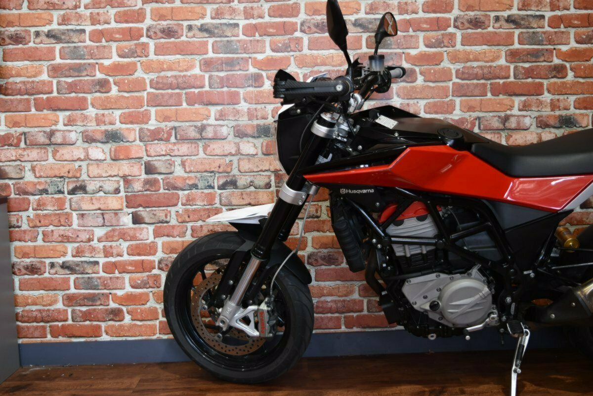 2012 HUSQVARNA NUDA 900 R ROAD
