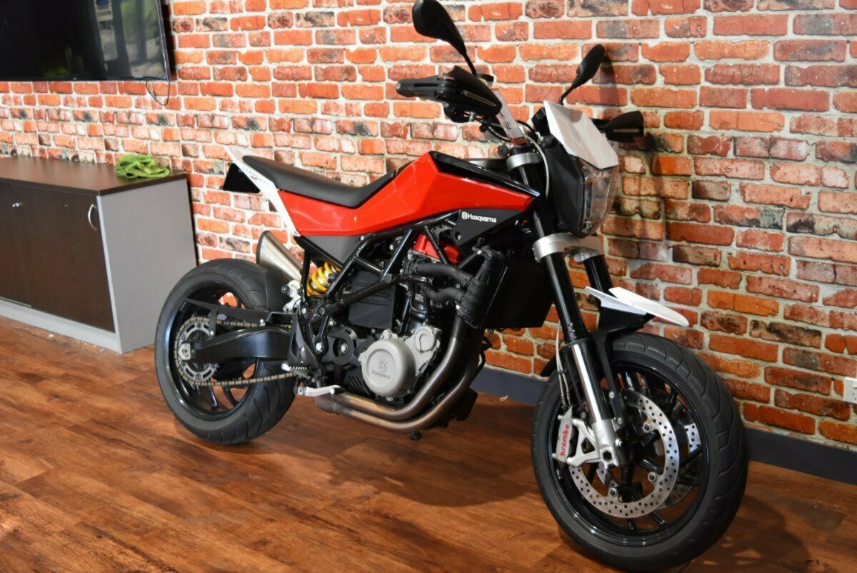 2012 HUSQVARNA NUDA 900 R ROAD