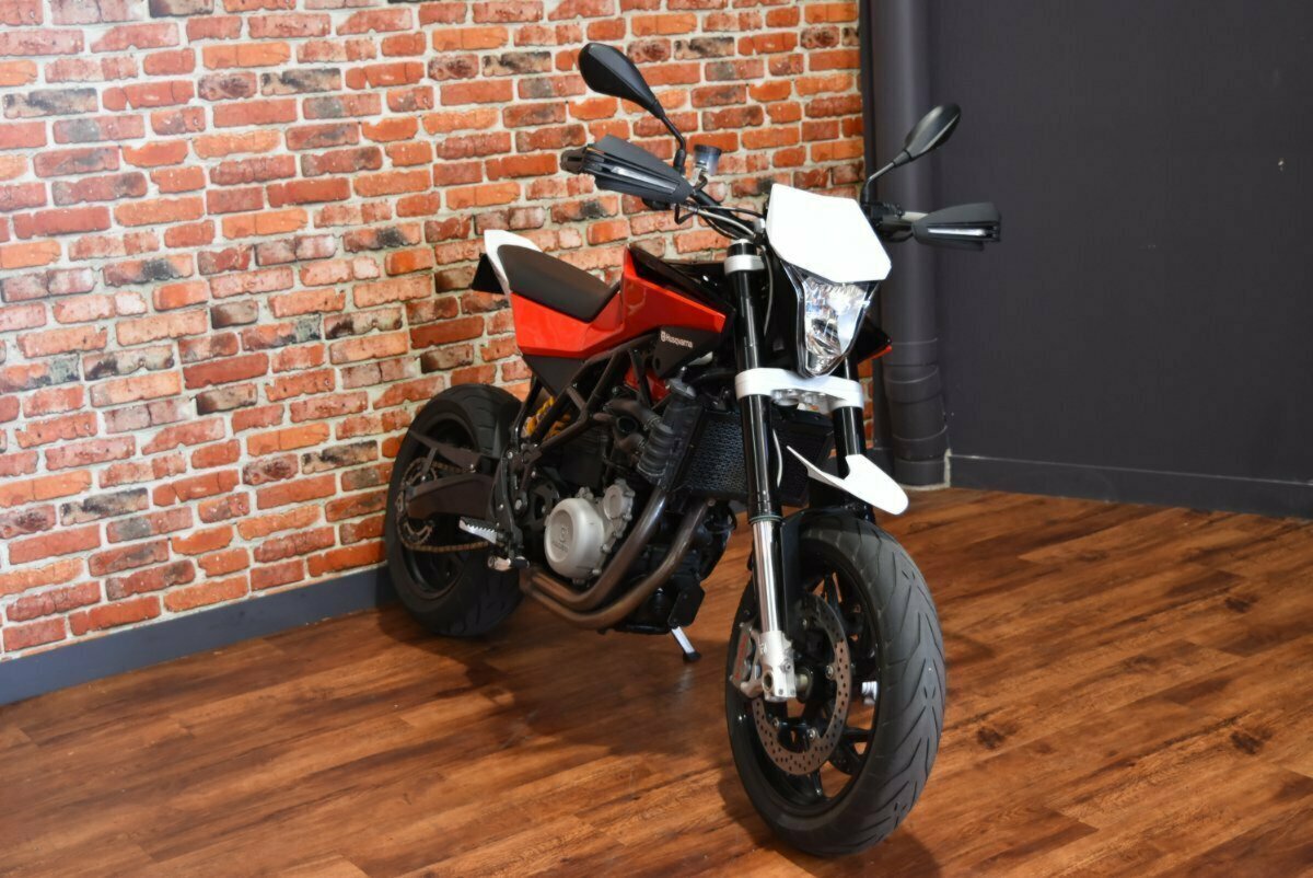 2012 HUSQVARNA NUDA 900 R ROAD