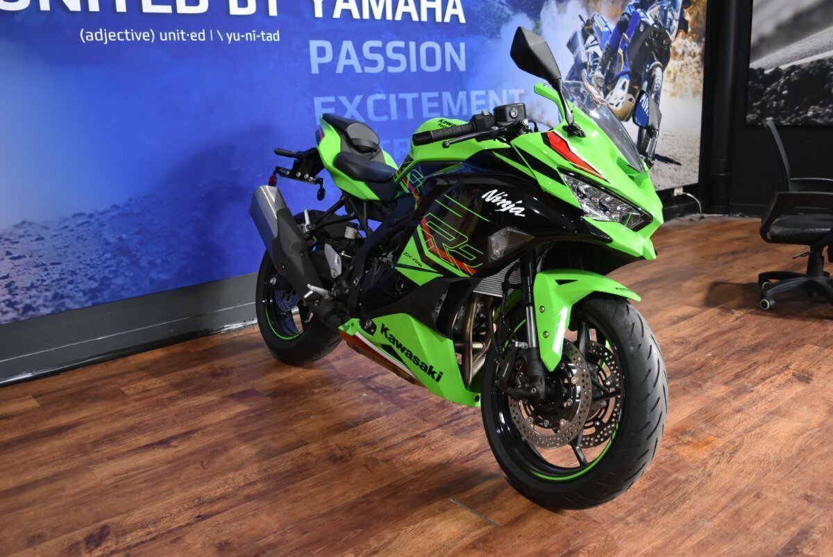 2023 KAWASAKI NINJA 400 ZX-4RR KRT SPORTS