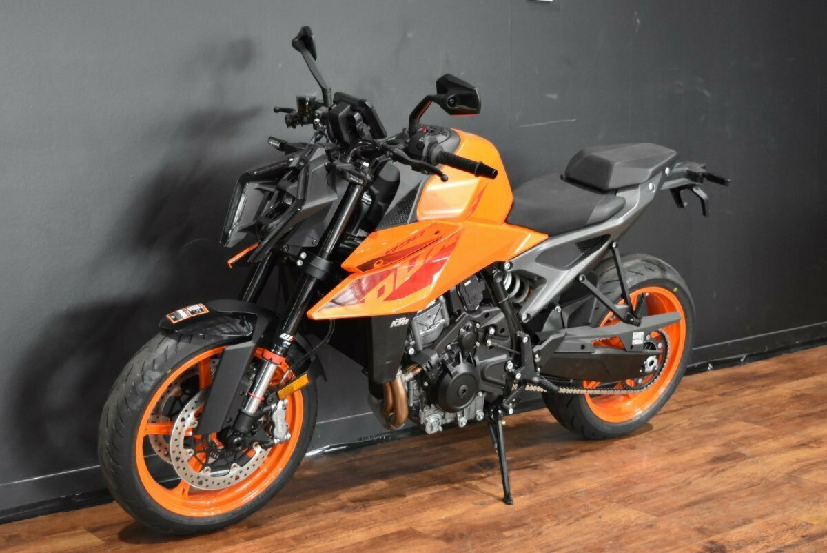2024 KTM 990 DUKE ROAD