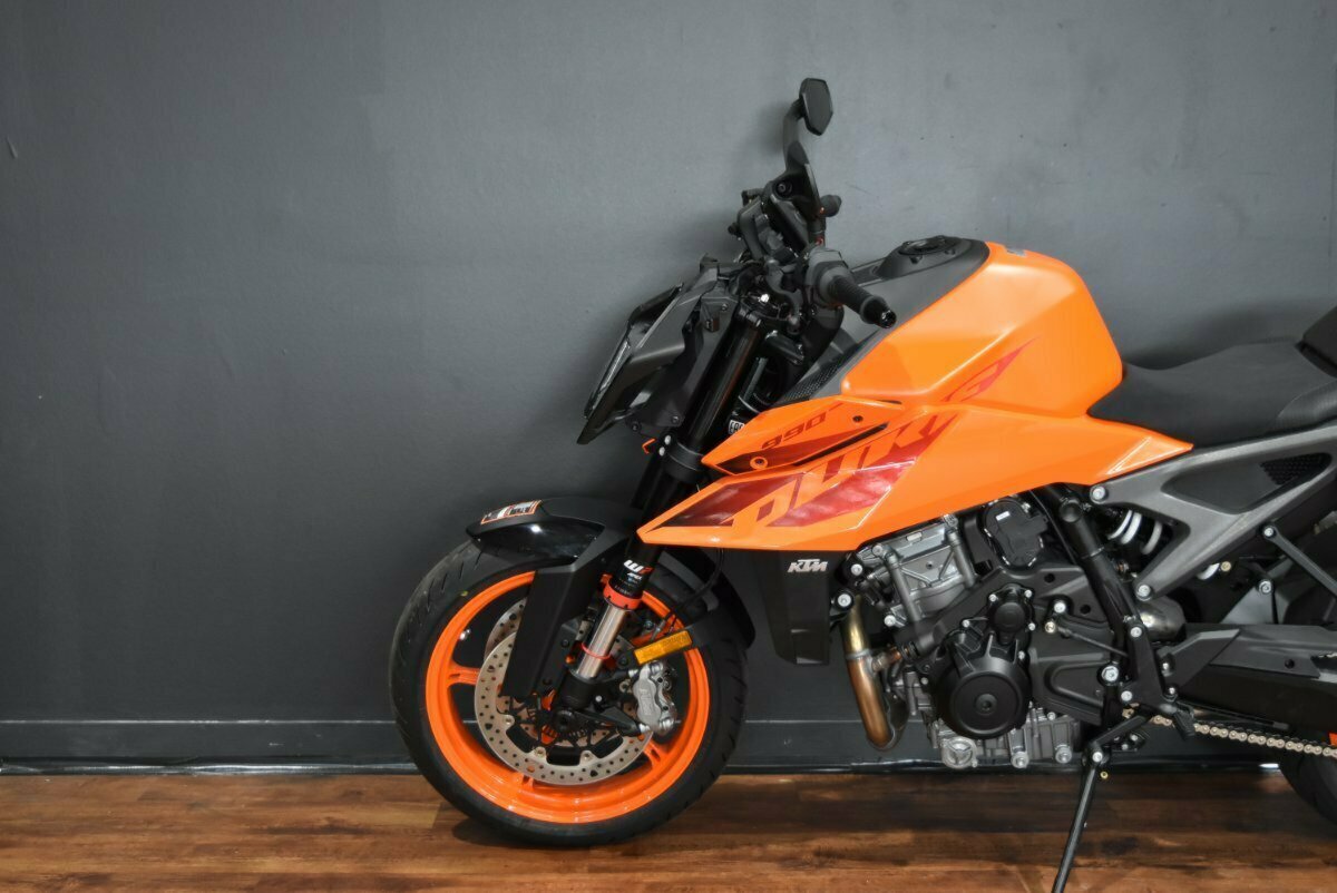 2024 KTM 990 DUKE ROAD