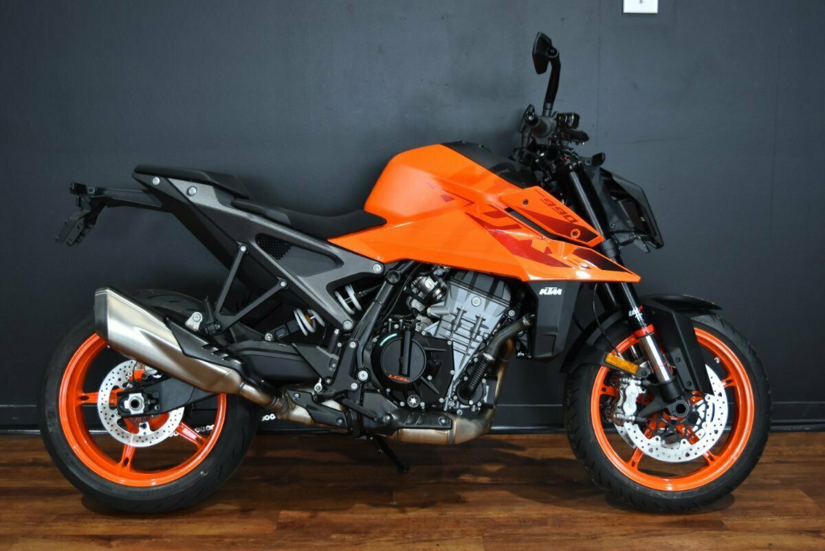 2024 KTM 990 DUKE ROAD