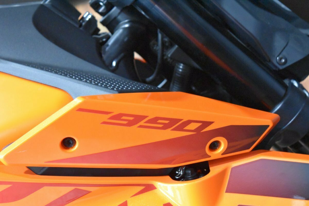 2024 KTM 990 DUKE ROAD