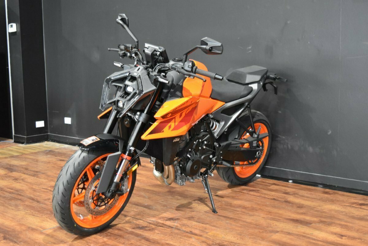 2024 KTM 990 DUKE ROAD