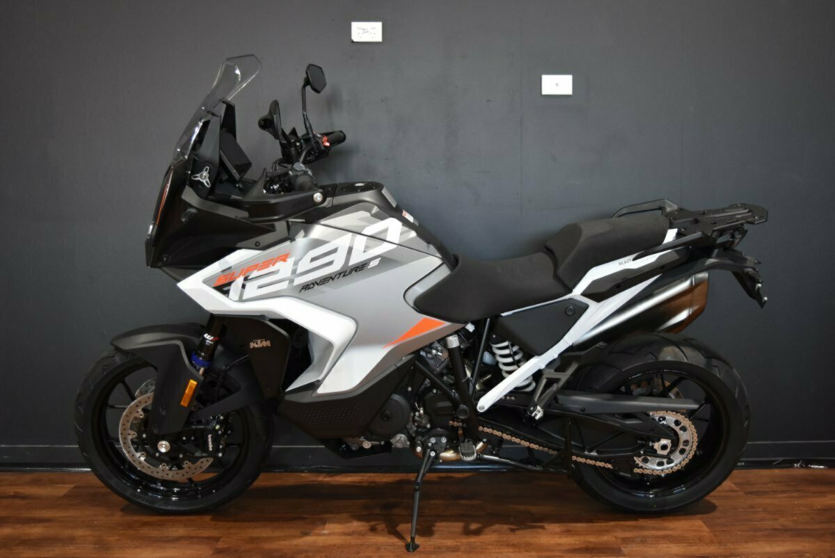 2024 KTM SUPER ADVENTURE S DUAL SPORTS