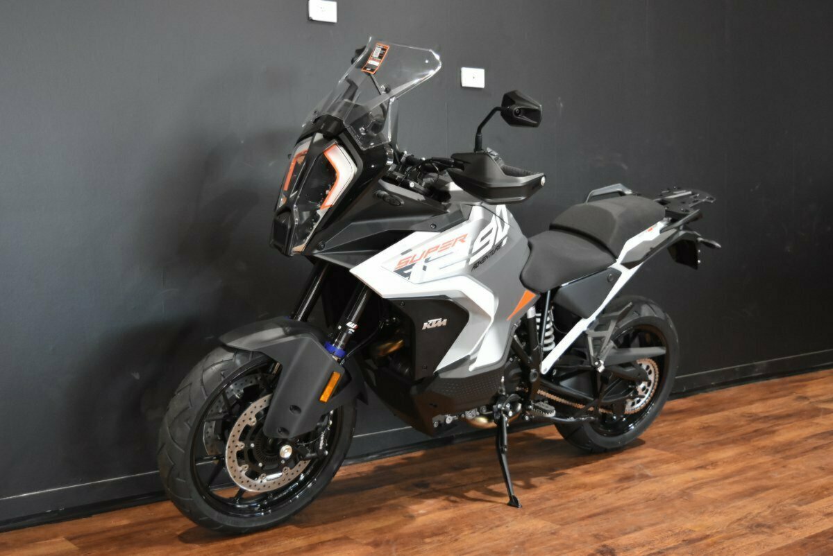 2024 KTM SUPER ADVENTURE S DUAL SPORTS