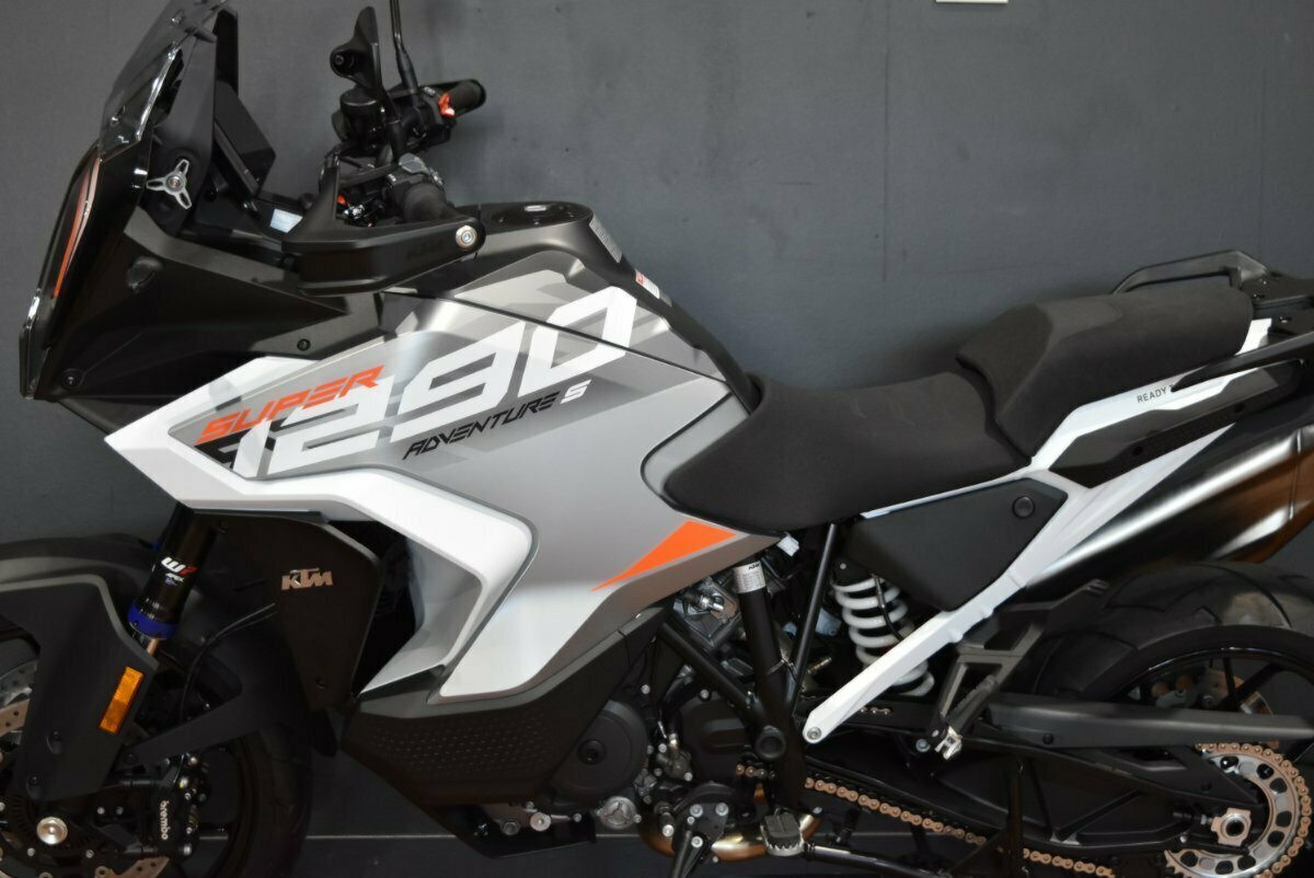 2024 KTM SUPER ADVENTURE S DUAL SPORTS