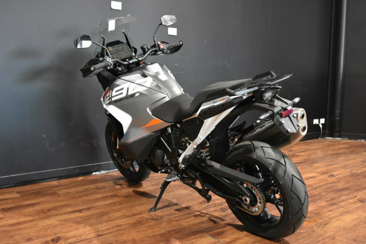 2024 KTM SUPER ADVENTURE S DUAL SPORTS