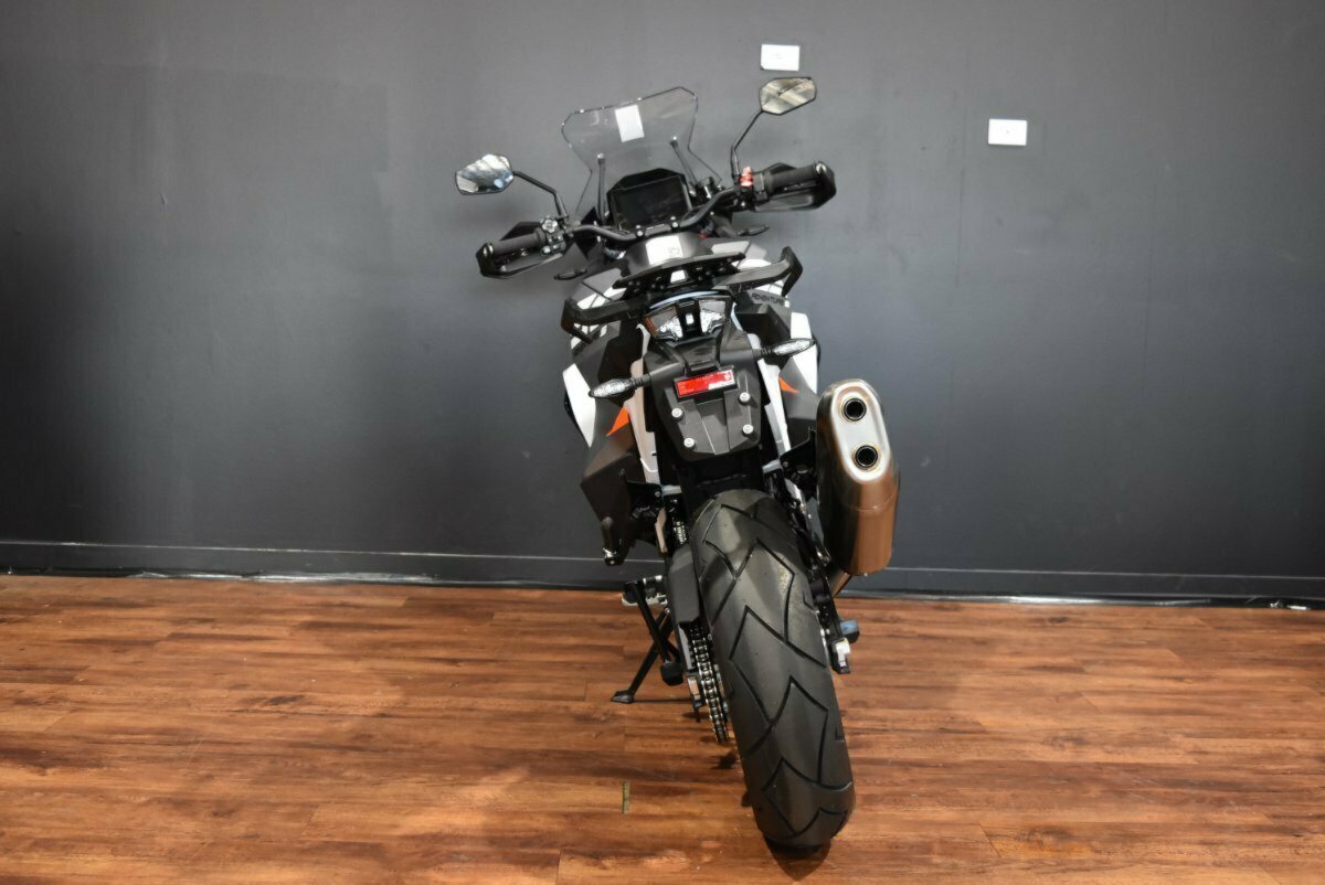 2024 KTM SUPER ADVENTURE S DUAL SPORTS