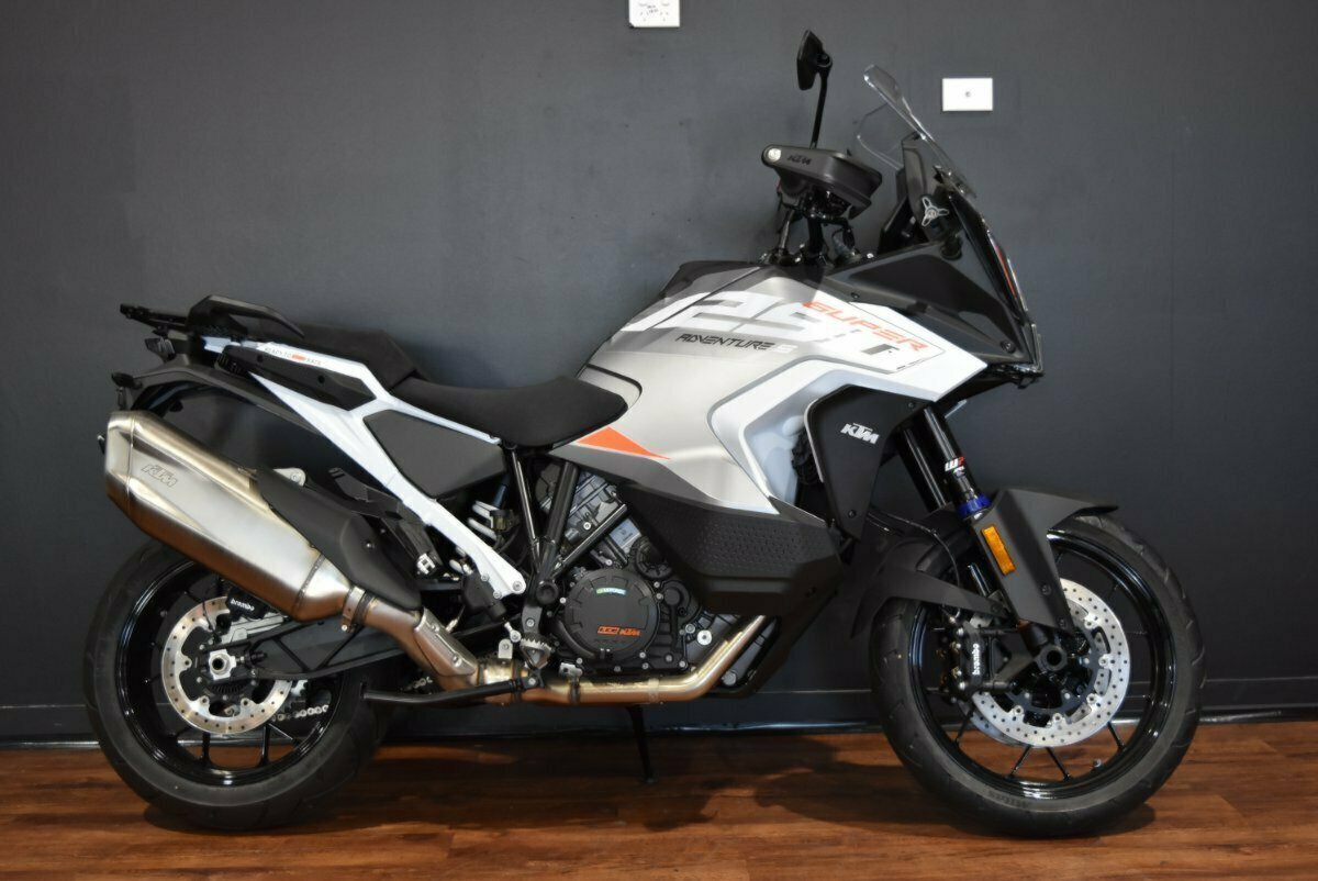 2024 KTM SUPER ADVENTURE S DUAL SPORTS