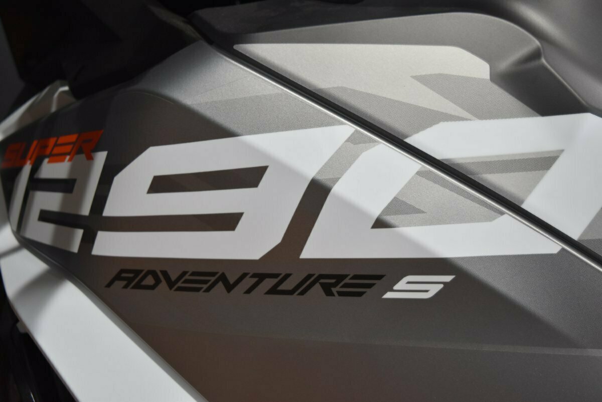 2024 KTM SUPER ADVENTURE S DUAL SPORTS