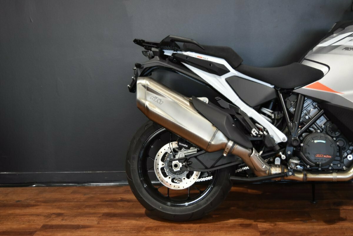 2024 KTM SUPER ADVENTURE S DUAL SPORTS