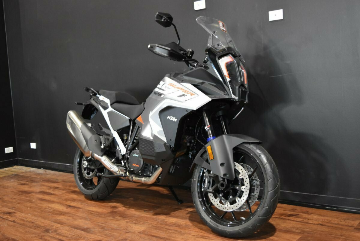 2024 KTM SUPER ADVENTURE S DUAL SPORTS