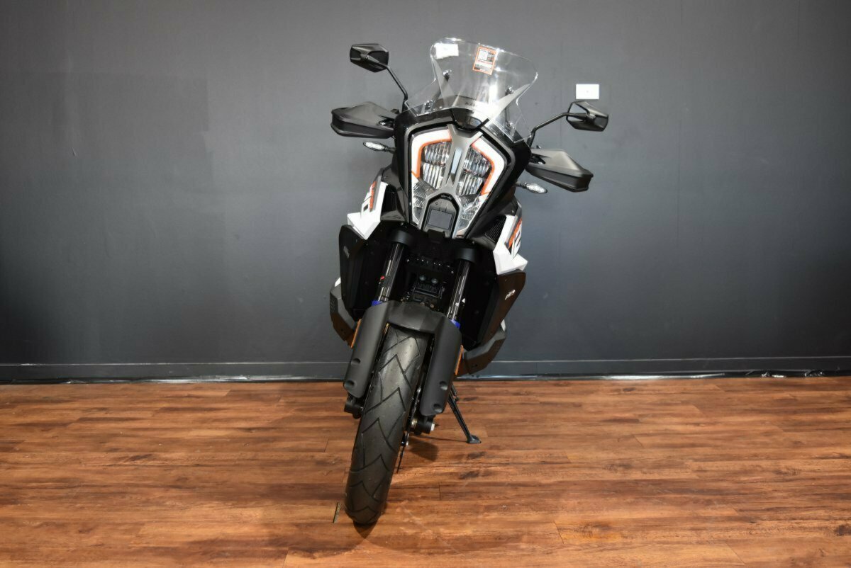 2024 KTM SUPER ADVENTURE S DUAL SPORTS