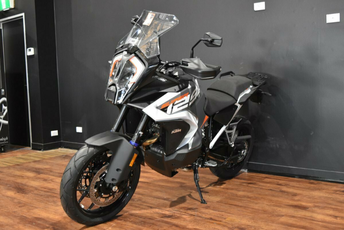 2024 KTM SUPER ADVENTURE S DUAL SPORTS