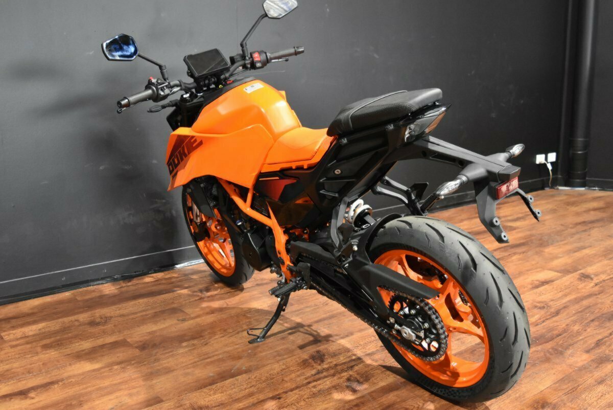 2024 KTM 390 DUKE ROAD