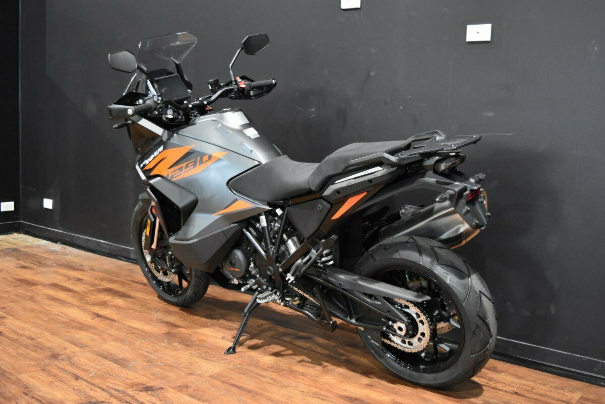 2022 KTM SUPER ADVENTURE S DUAL SPORTS