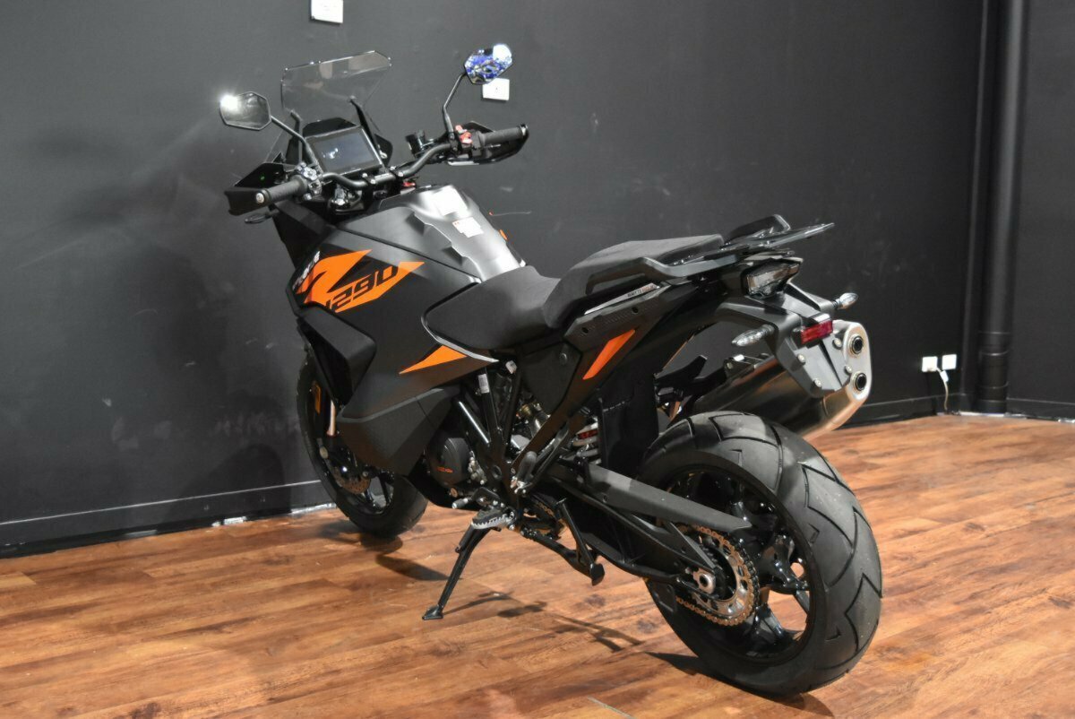 2022 KTM SUPER ADVENTURE S DUAL SPORTS