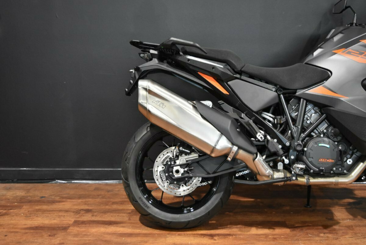 2022 KTM SUPER ADVENTURE S DUAL SPORTS