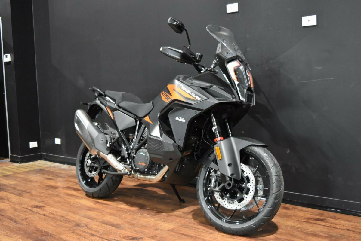 2022 KTM SUPER ADVENTURE S DUAL SPORTS