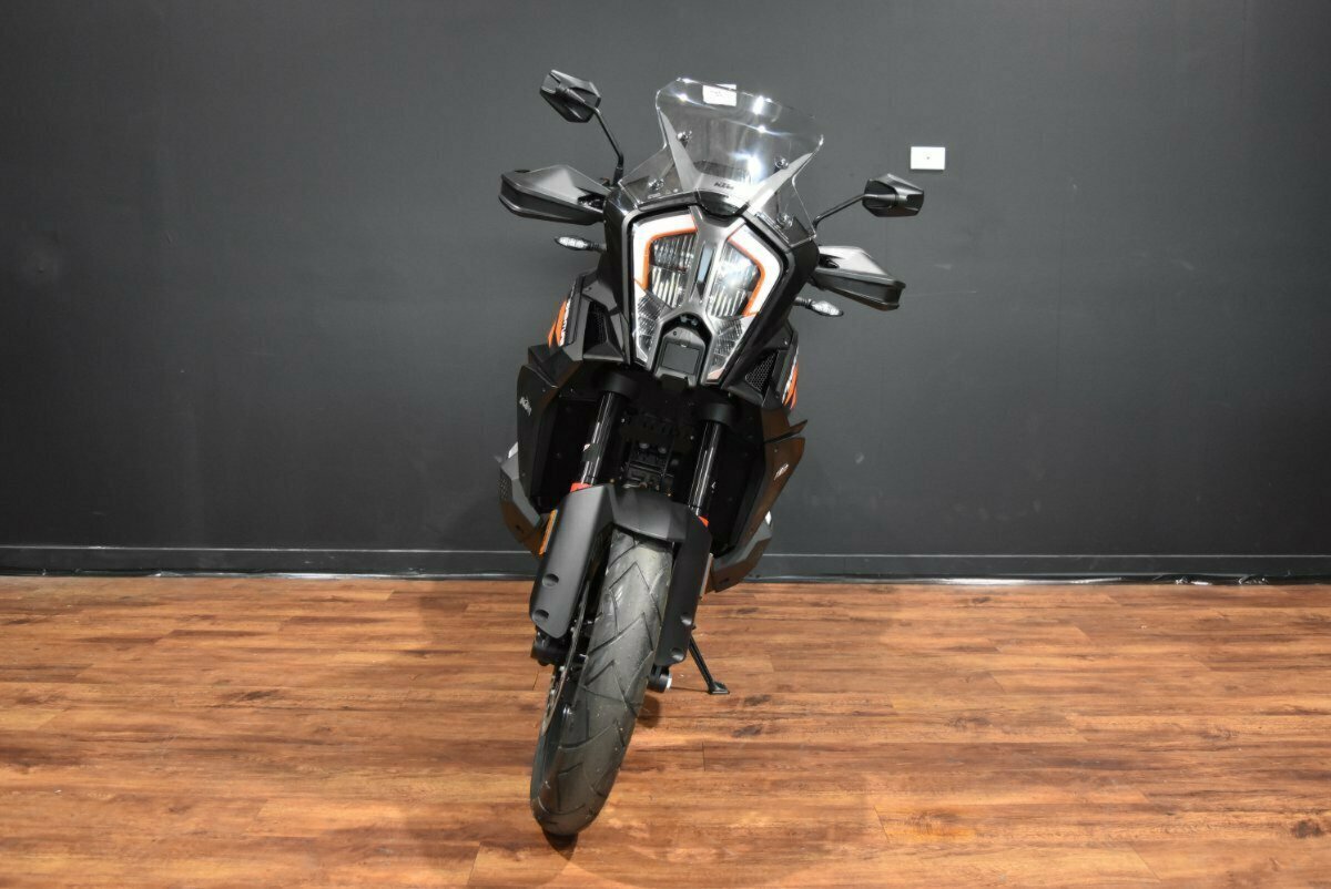 2022 KTM SUPER ADVENTURE S DUAL SPORTS
