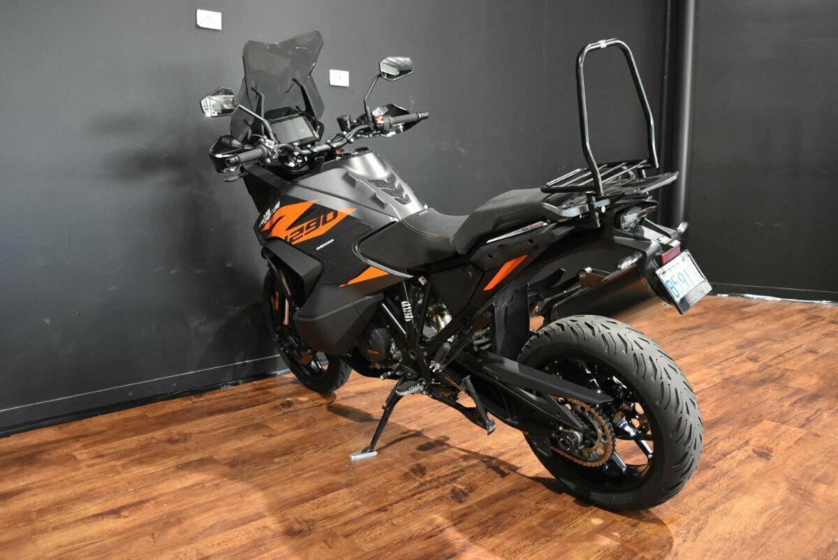 2022 KTM SUPER ADVENTURE S DUAL SPORTS