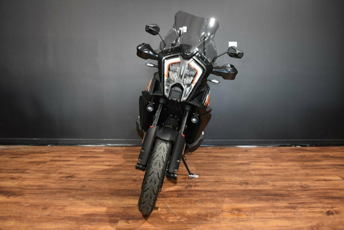 2022 KTM SUPER ADVENTURE S DUAL SPORTS