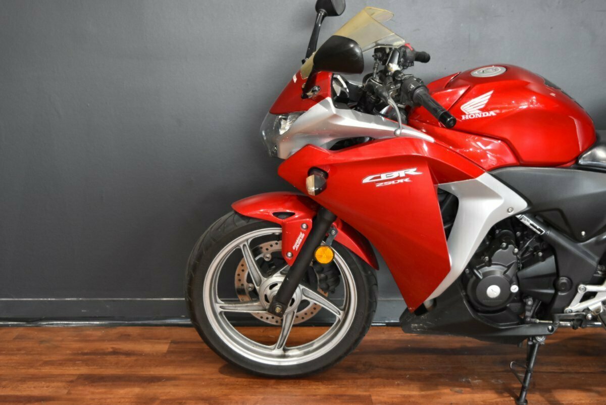 2011 HONDA CBR250R (ABS) SPORTS
