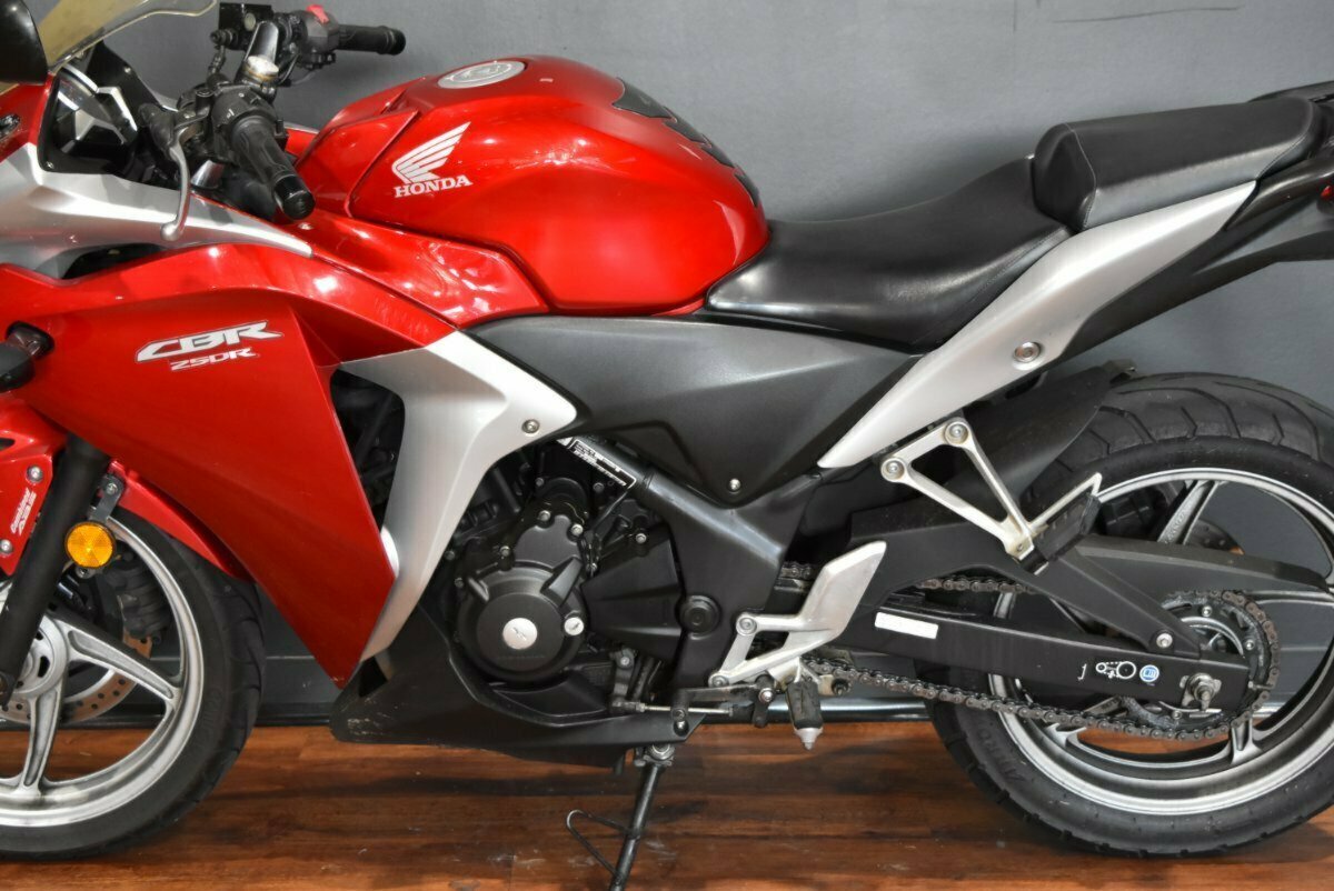2011 HONDA CBR250R (ABS) SPORTS