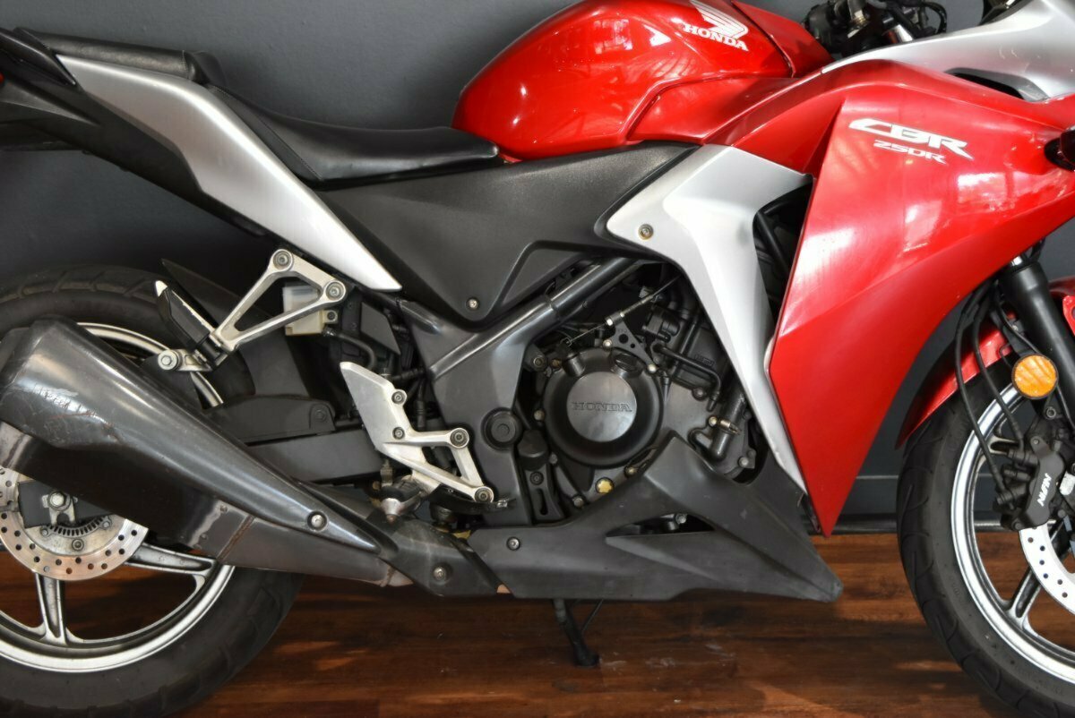 2011 HONDA CBR250R (ABS) SPORTS