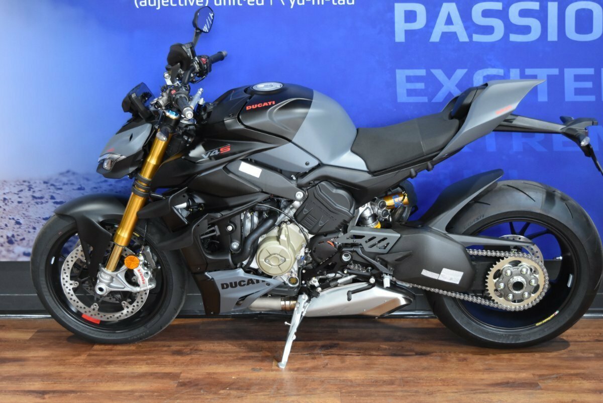 2025 DUCATI STREETFIGHTER V4 S SPORTS