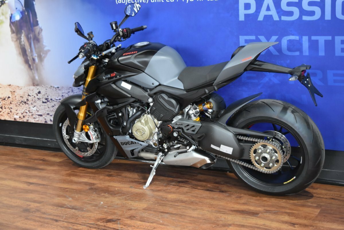 2025 DUCATI STREETFIGHTER V4 S SPORTS