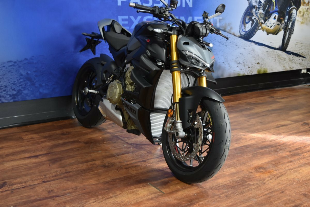 2025 DUCATI STREETFIGHTER V4 S SPORTS