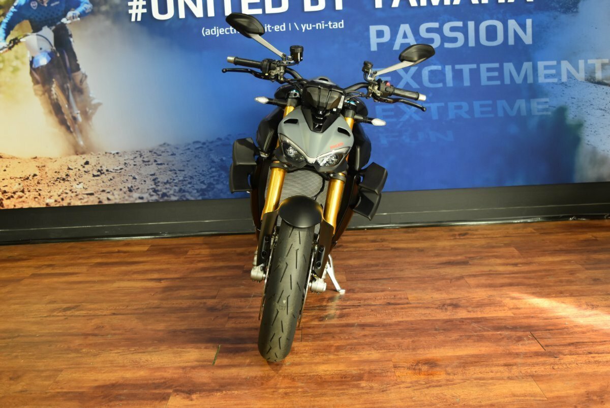 2025 DUCATI STREETFIGHTER V4 S SPORTS