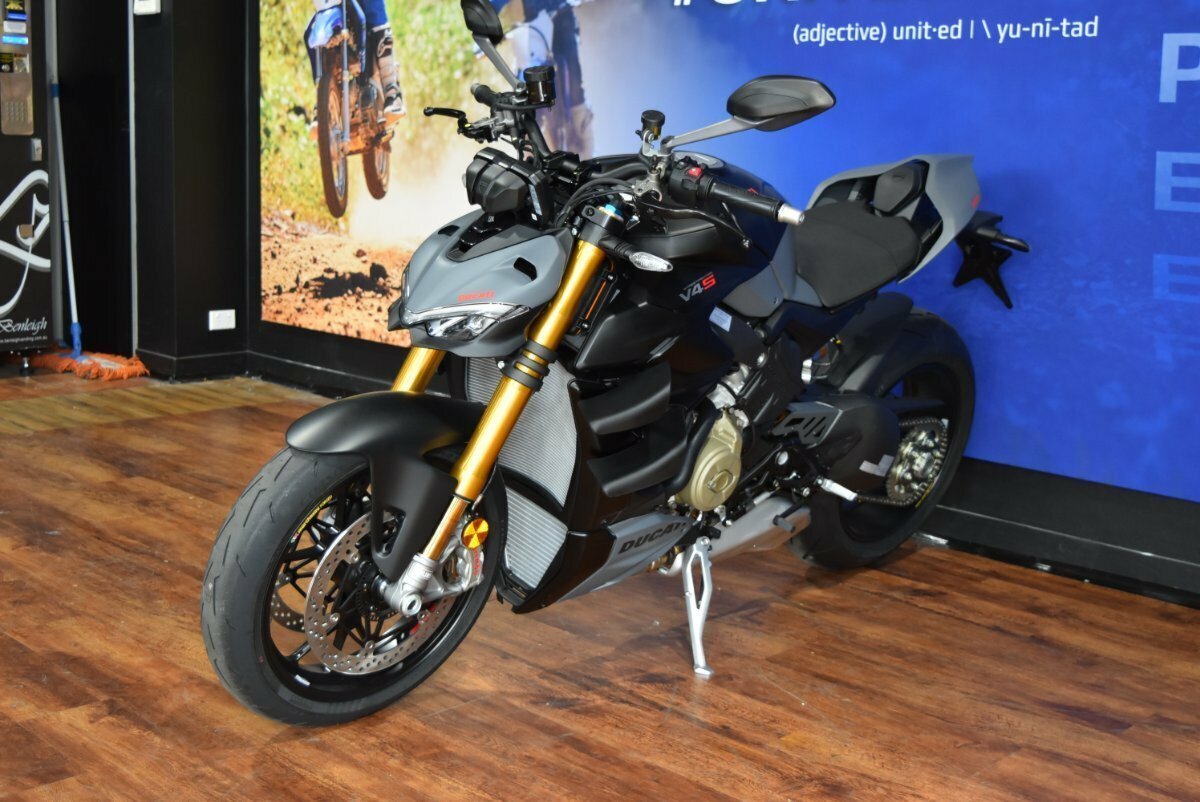2025 DUCATI STREETFIGHTER V4 S SPORTS