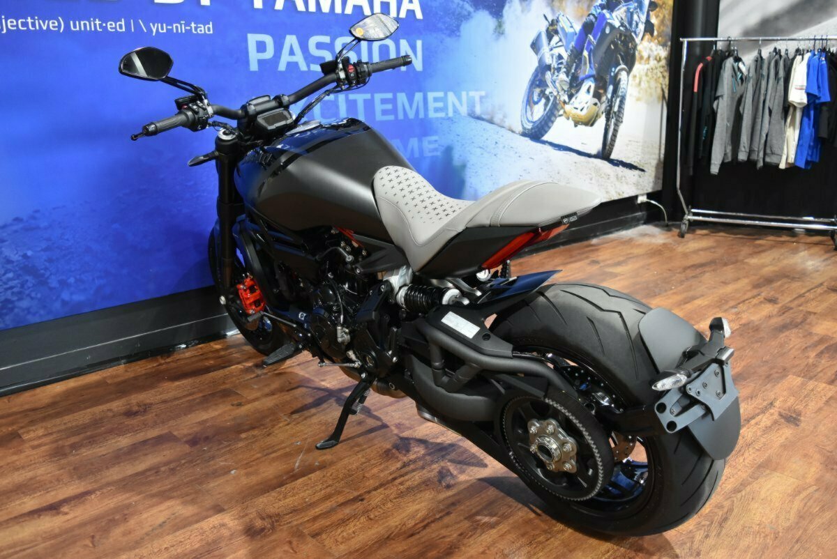 2022 DUCATI DIAVEL V4 CRUISER