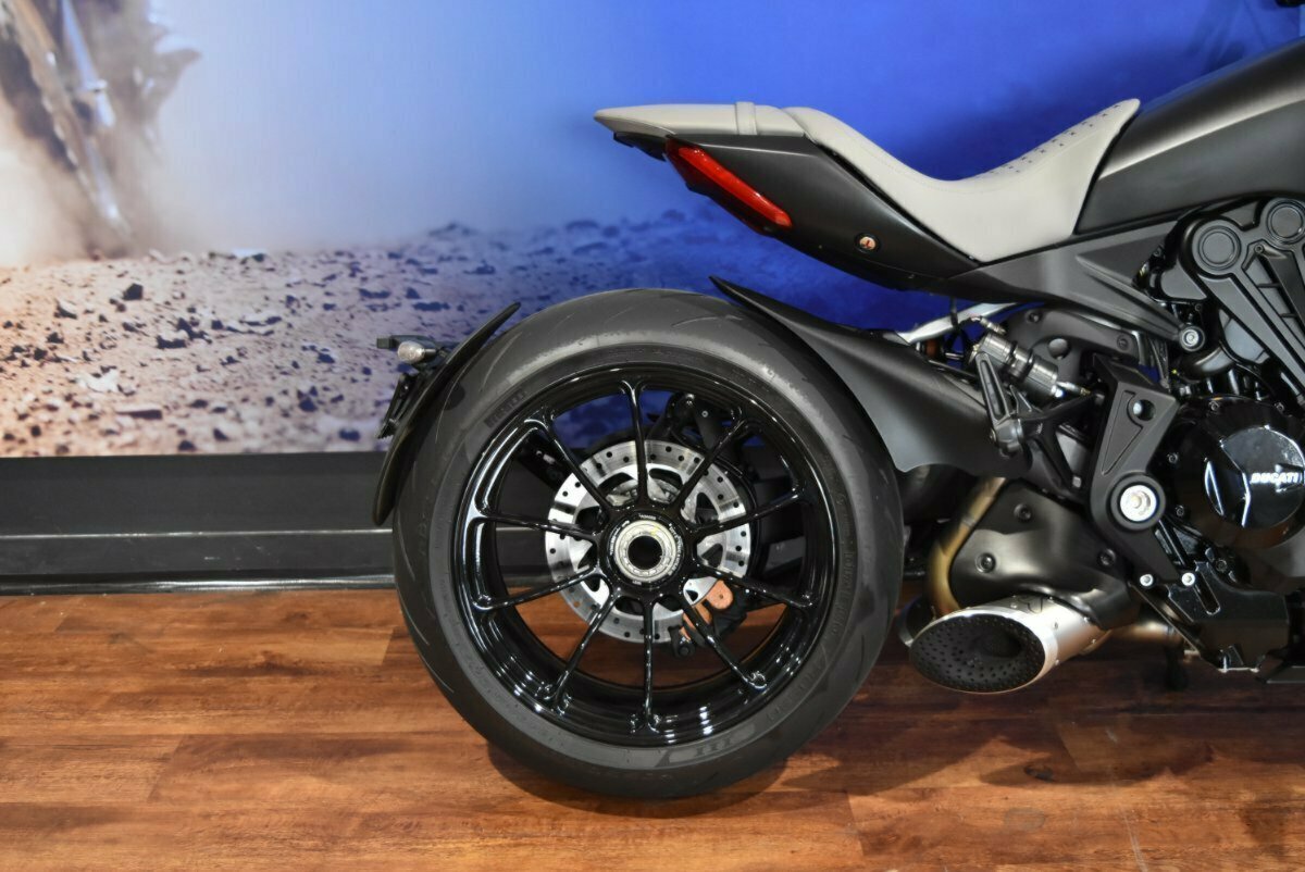 2022 DUCATI DIAVEL V4 CRUISER