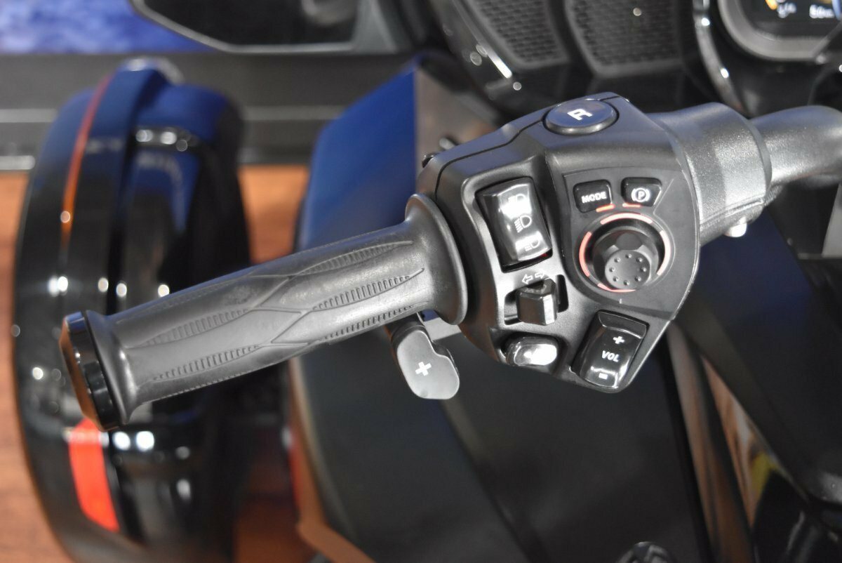 2022 BRP SPYDER F3 LIMITED (SE6) TRIKE