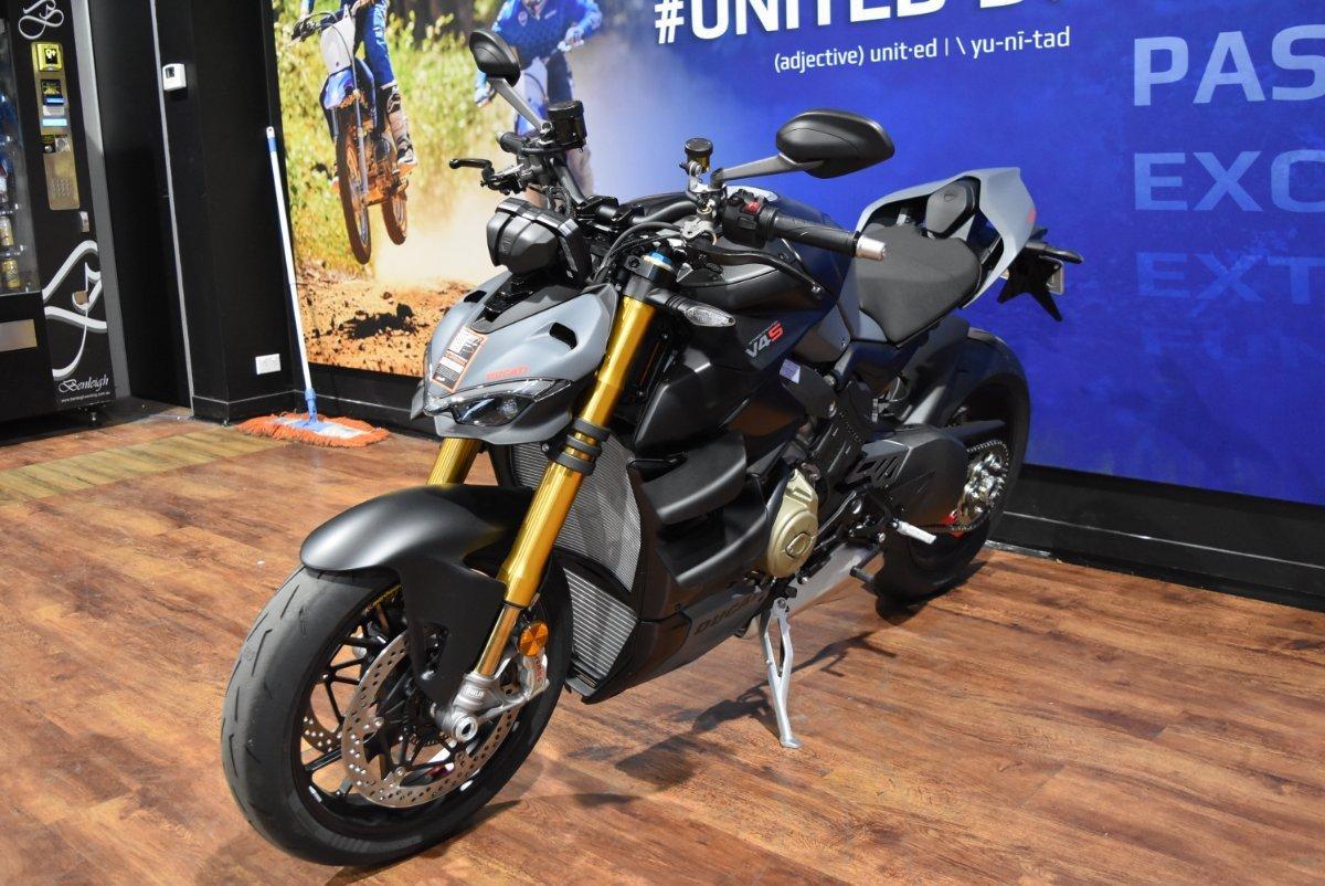 2025 DUCATI STREETFIGHTER V4 S SPORTS