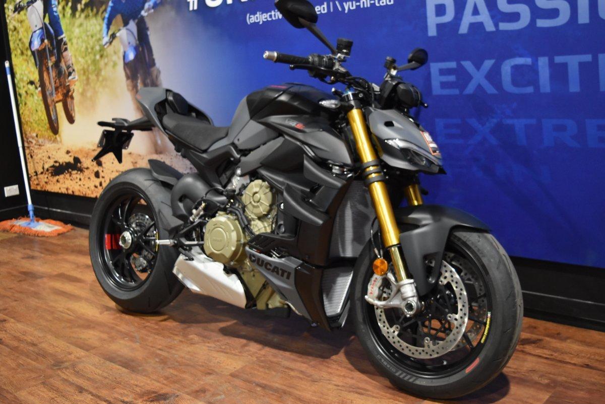 2025 DUCATI STREETFIGHTER V4 S SPORTS