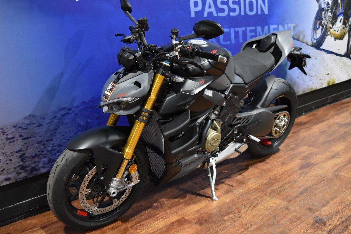 2025 DUCATI STREETFIGHTER V4 S SPORTS