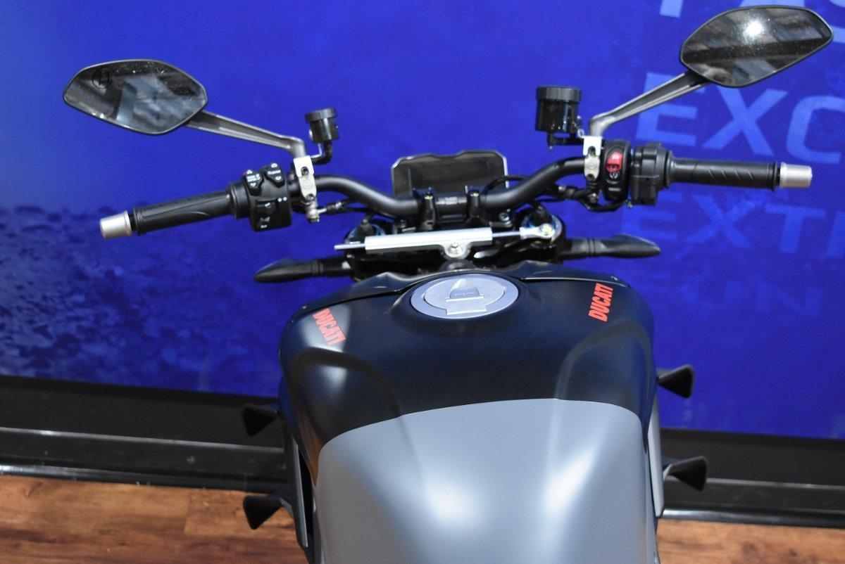 2025 DUCATI STREETFIGHTER V4 S SPORTS