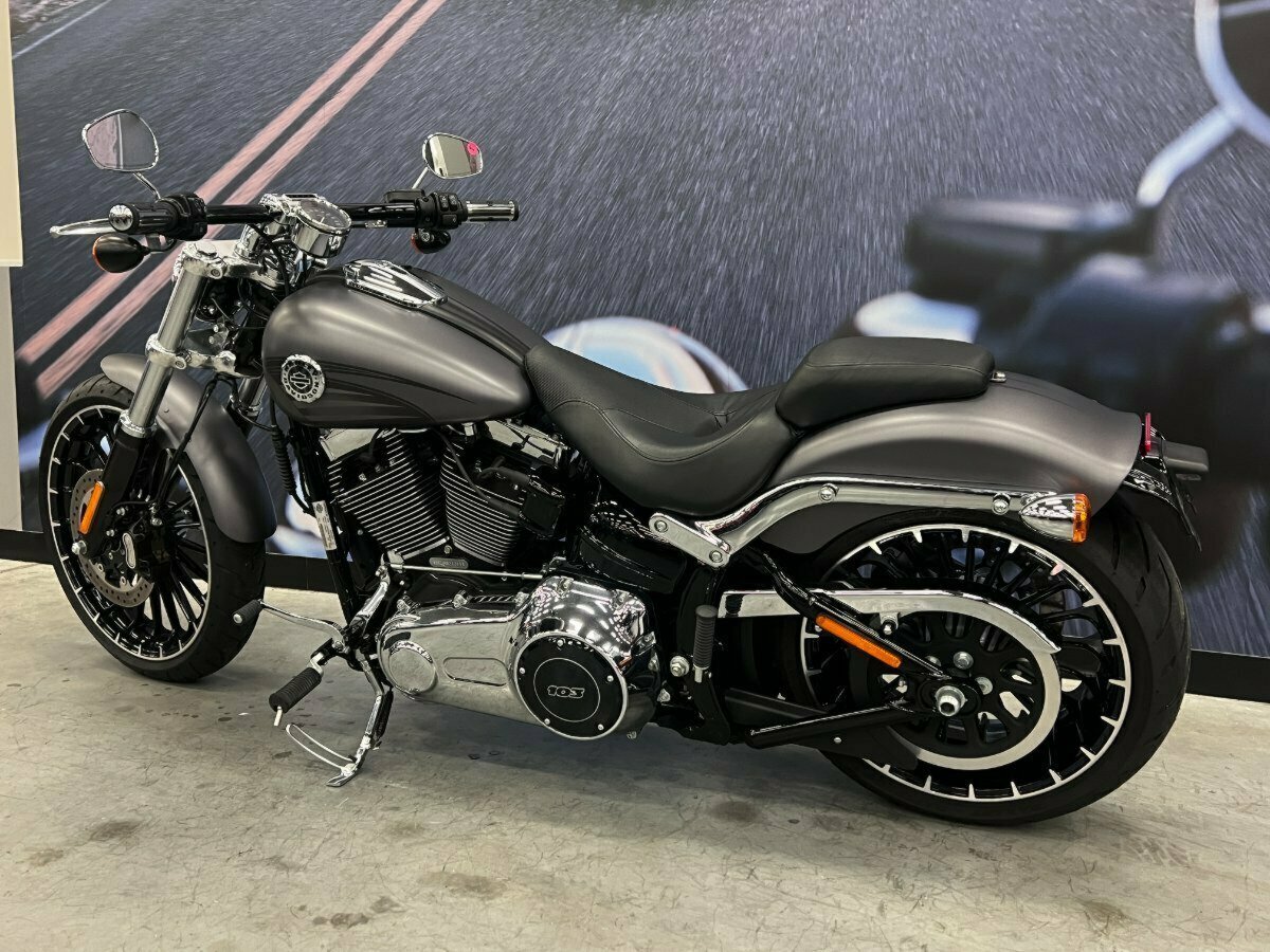 2017 HARLEY-DAVIDSON FXSB SOFTAIL BREAKOUT CRUISER