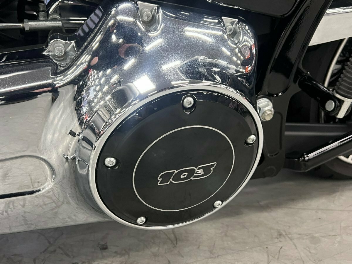 2017 HARLEY-DAVIDSON FXSB SOFTAIL BREAKOUT CRUISER