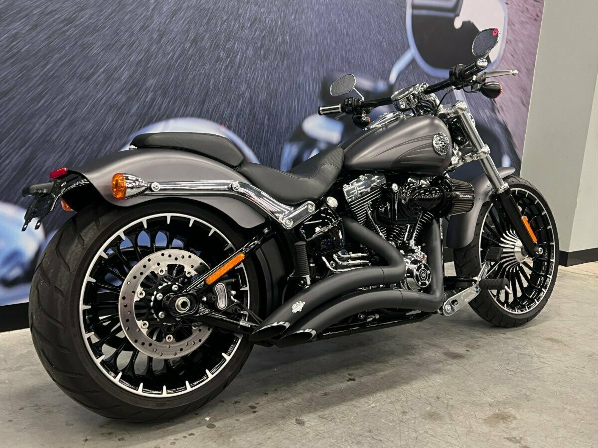 2017 HARLEY-DAVIDSON FXSB SOFTAIL BREAKOUT CRUISER