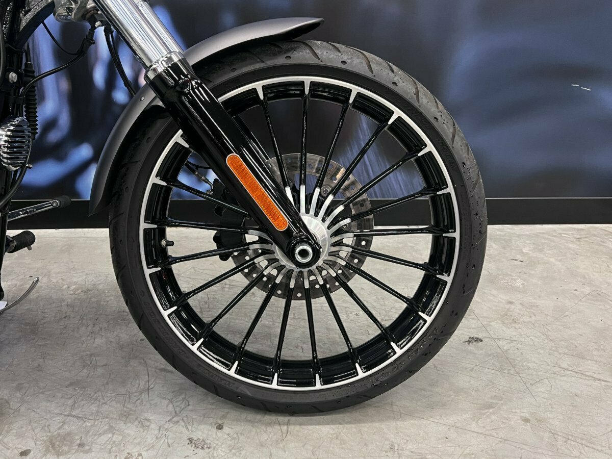 2017 HARLEY-DAVIDSON FXSB SOFTAIL BREAKOUT CRUISER