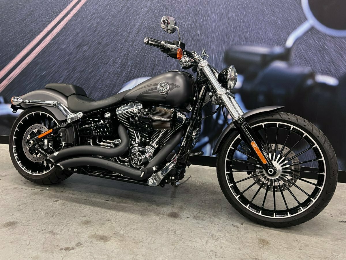 2017 HARLEY-DAVIDSON FXSB SOFTAIL BREAKOUT CRUISER